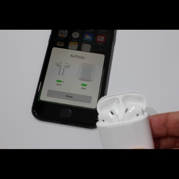 Airpods New condition - Picture 5 of 5